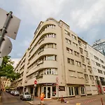 Anthony\'S Apartment With Balcony In Downtown