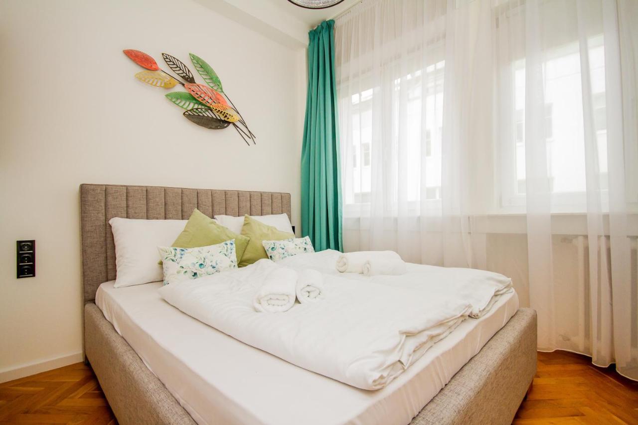 Anthony's With Balcony In Downtown Apartman Budapest